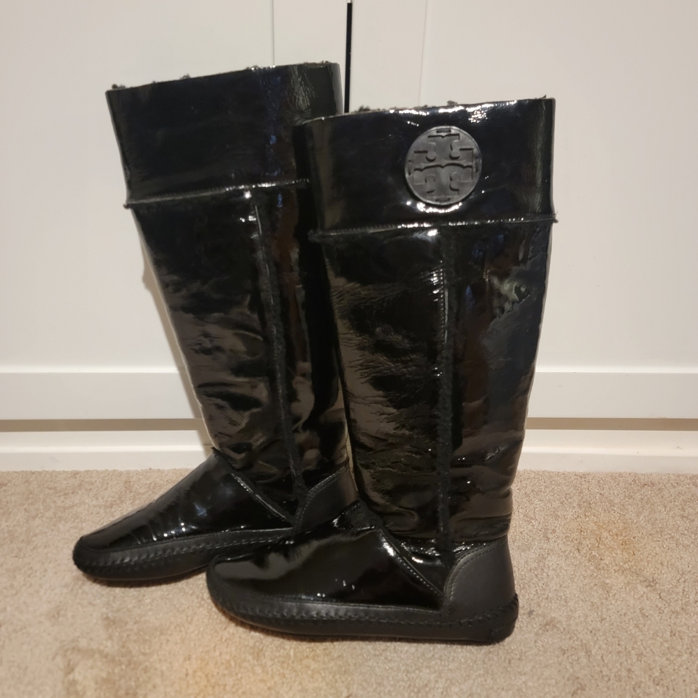 Tory Burch Amelie Black Patent Shearling Boots Size 6.5